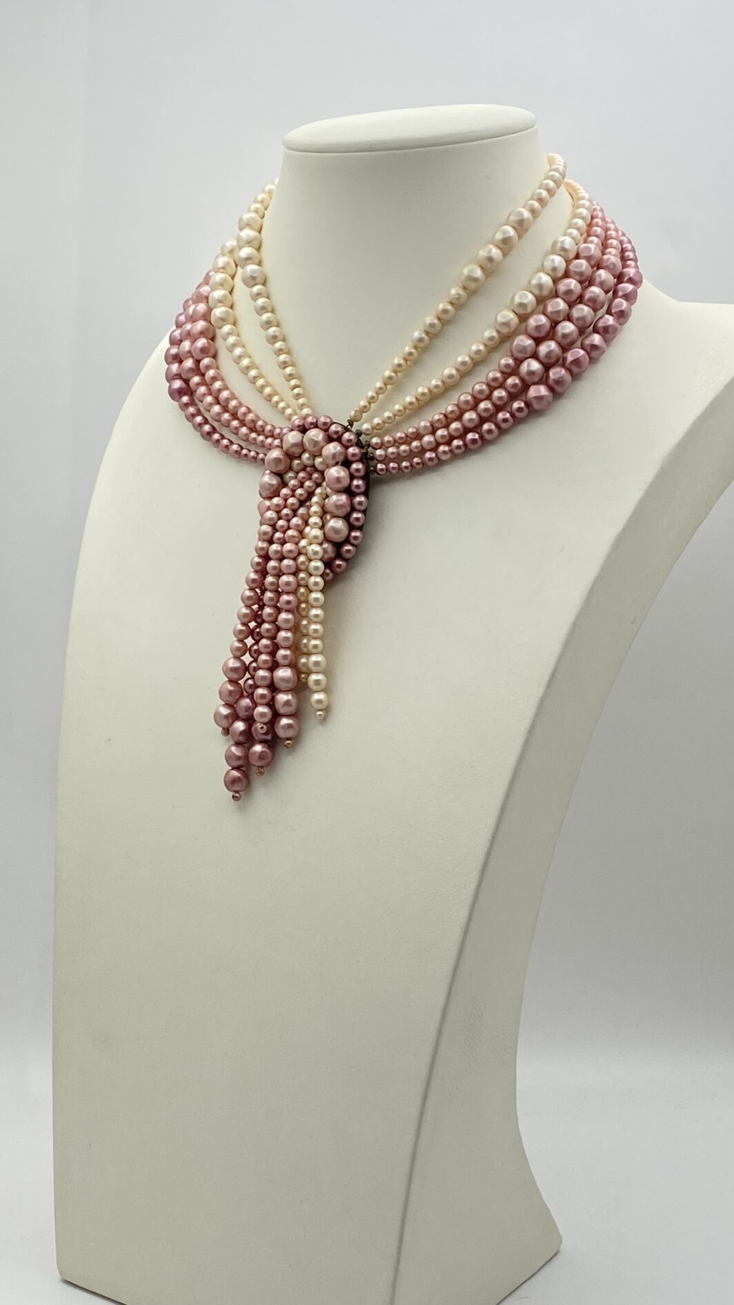 COLLANA VINTAGE ANNI ’30 IN CELLULOIDE CON PERLE NELLE GRADAZIONI DEL ROSA E BIANCO BURRO. - immagine 10