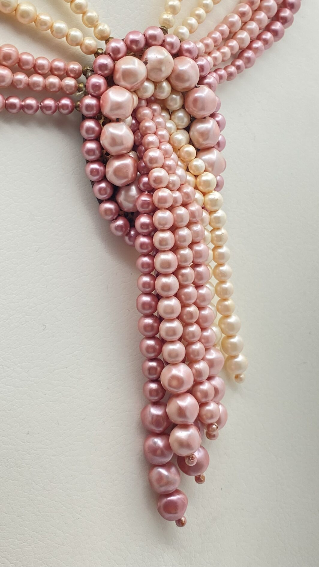 COLLANA VINTAGE ANNI ’30 IN CELLULOIDE CON PERLE NELLE GRADAZIONI DEL ROSA E BIANCO BURRO. - immagine 7