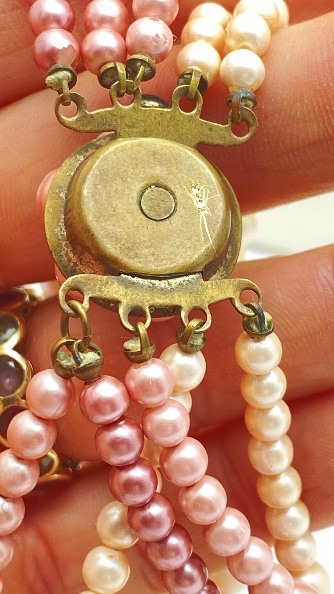 COLLANA VINTAGE ANNI ’30 IN CELLULOIDE CON PERLE NELLE GRADAZIONI DEL ROSA E BIANCO BURRO. - immagine 5
