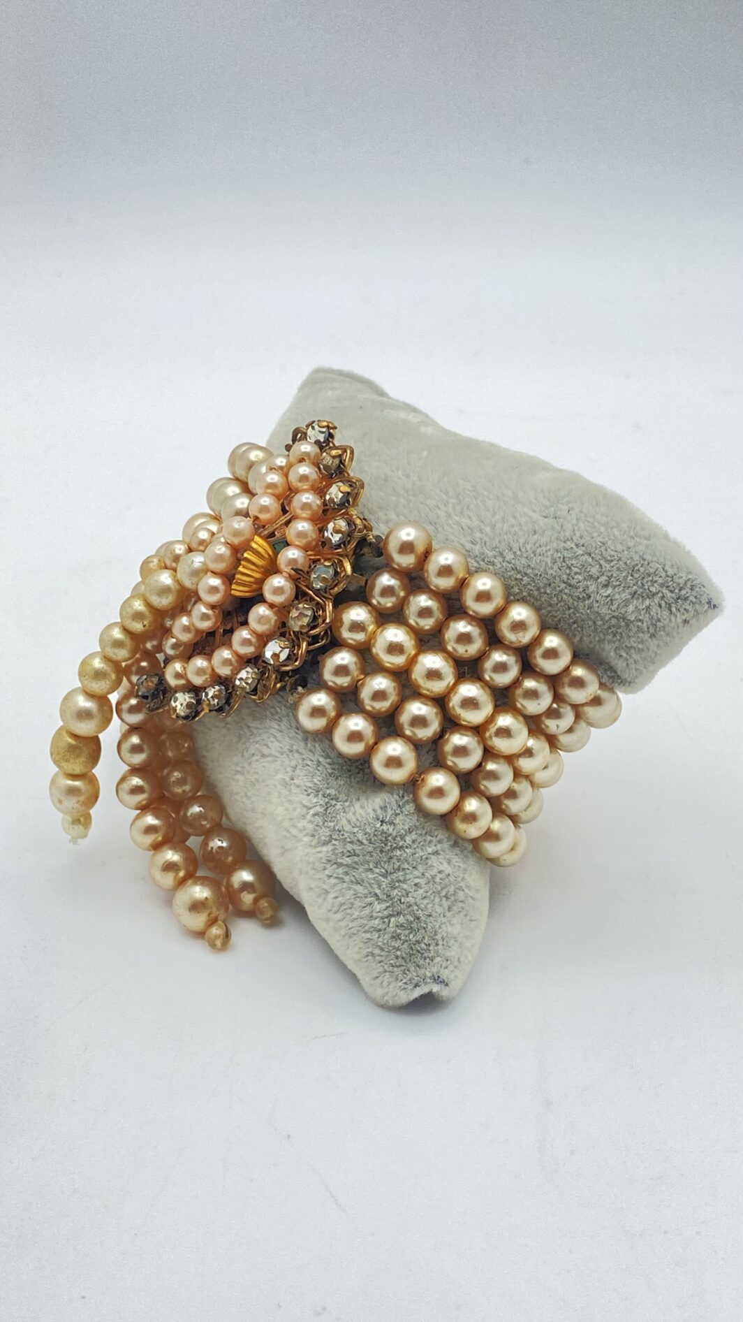 BRACCIALE VINTAGE AMERICANO ANNI ’30 CON PERLE SMALTATE E STRASS IN PATINA ORIGINALE - immagine 9