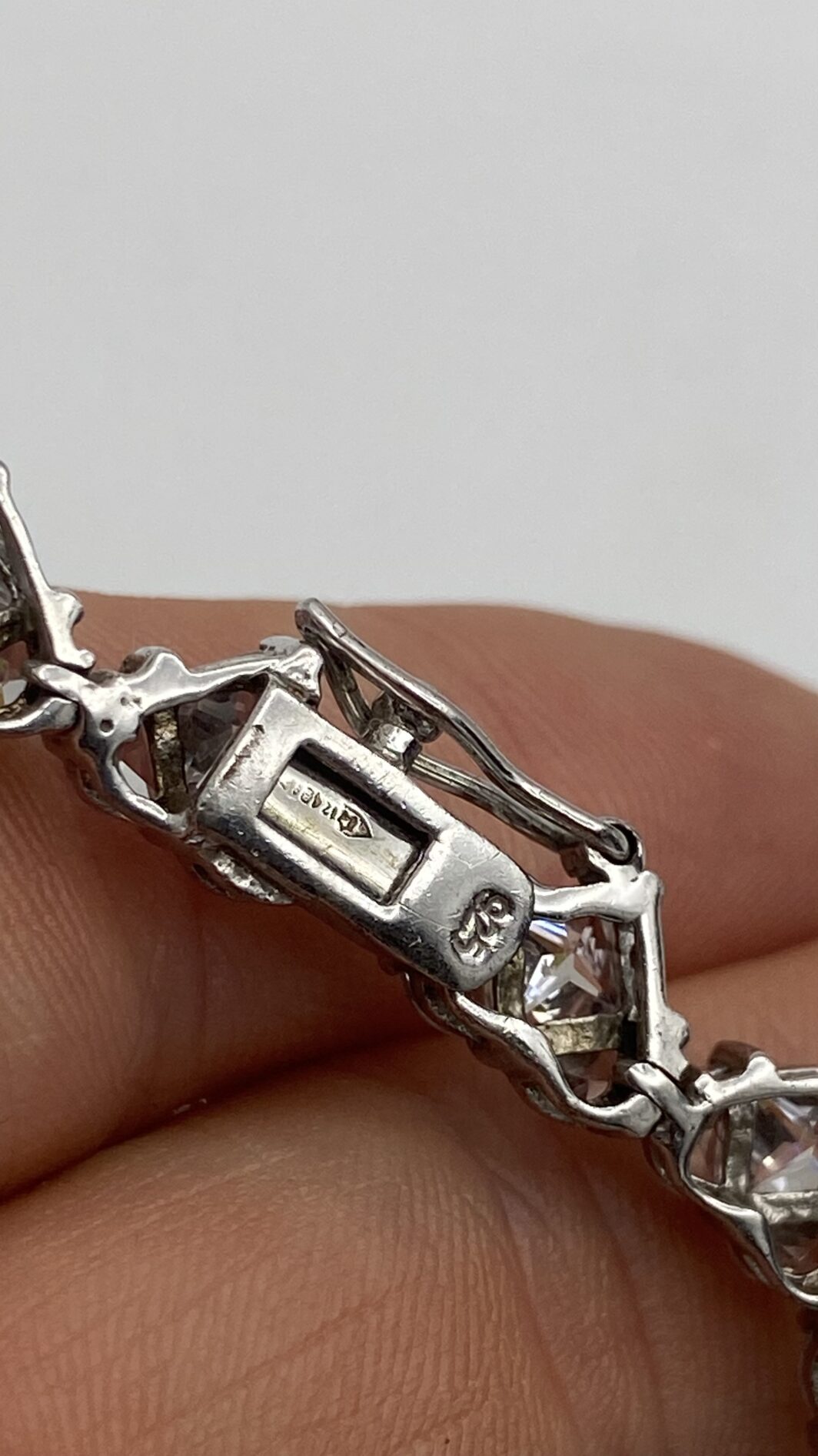 COLLIER VINTAGE ANNI ’80 IN ARGENTO 925 CON ZIRCONI CUORE – UN’ELEGANZA ILLUMINOSA COME UN RIFLETTORE SU UNA VERA REGINA DI CUORI! - immagine 18