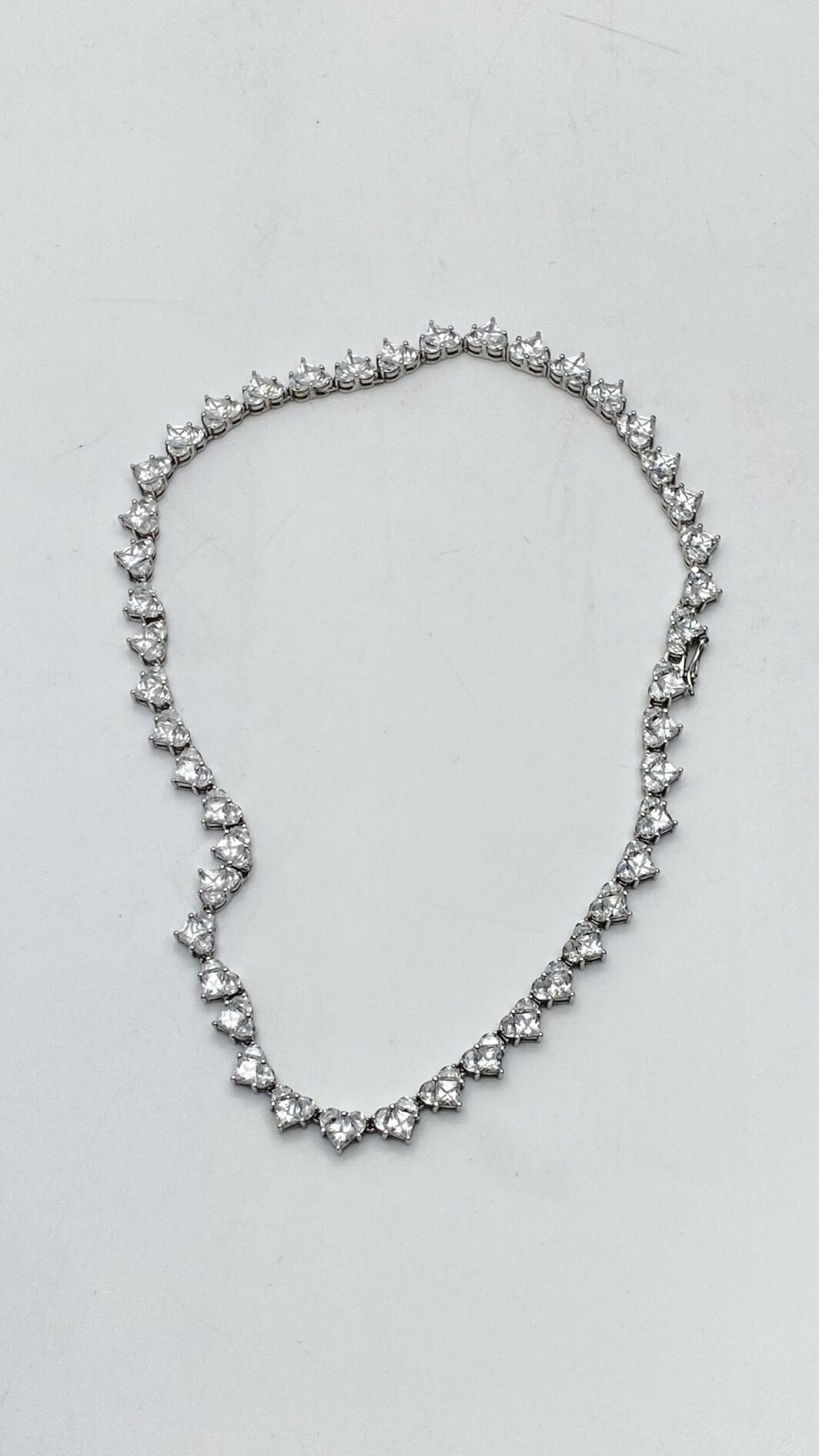 COLLIER VINTAGE ANNI ’80 IN ARGENTO 925 CON ZIRCONI CUORE – UN’ELEGANZA ILLUMINOSA COME UN RIFLETTORE SU UNA VERA REGINA DI CUORI! - immagine 13