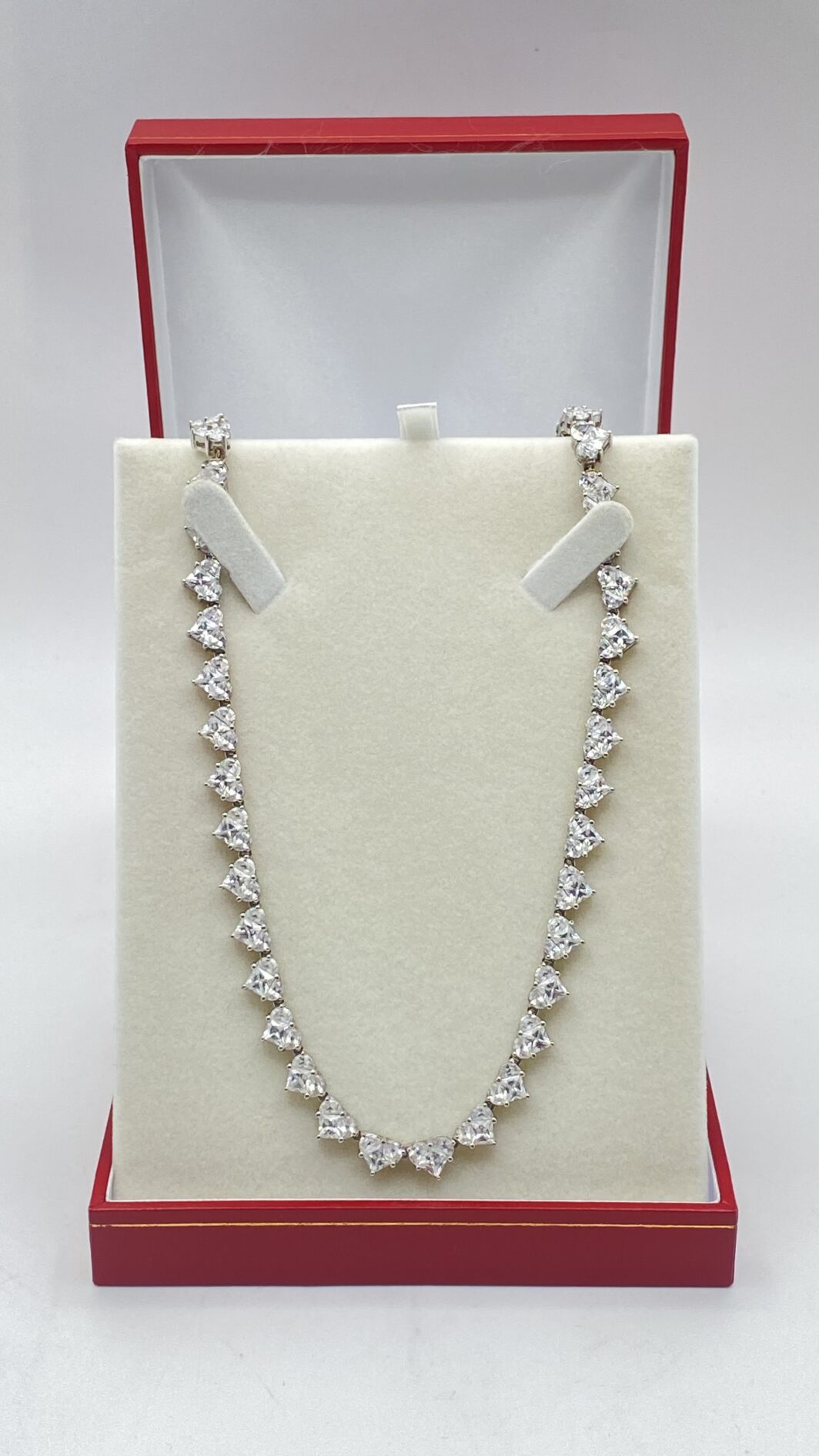 COLLIER VINTAGE ANNI ’80 IN ARGENTO 925 CON ZIRCONI CUORE – UN’ELEGANZA ILLUMINOSA COME UN RIFLETTORE SU UNA VERA REGINA DI CUORI! - immagine 12