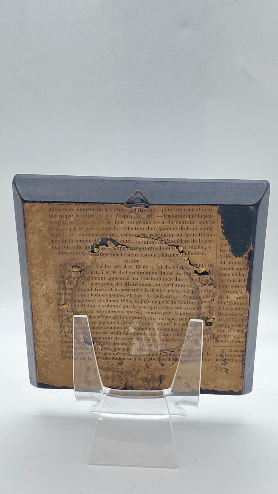 MAGNIFICA MINIATURA SU AVORIO INTITOLATA “LE VERROU (il chiavistello)”, FIRMATA “FRAGONARD D’APRES”, CON CORNICE COEVA IN LEGNO EBANIZZATO E FINITURE IN BRONZO DORATO. FRANCIA XIX sec. - immagine 2