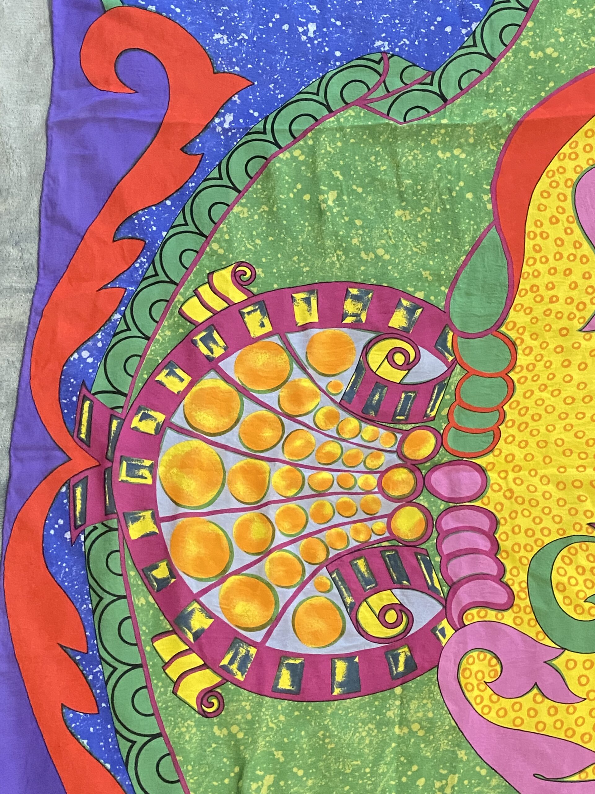 BELLISSIMO FOULARD VINTAGE IN SETA PURA, FIRMATO GIANNI VERSACE. ANNI’80. - immagine 10