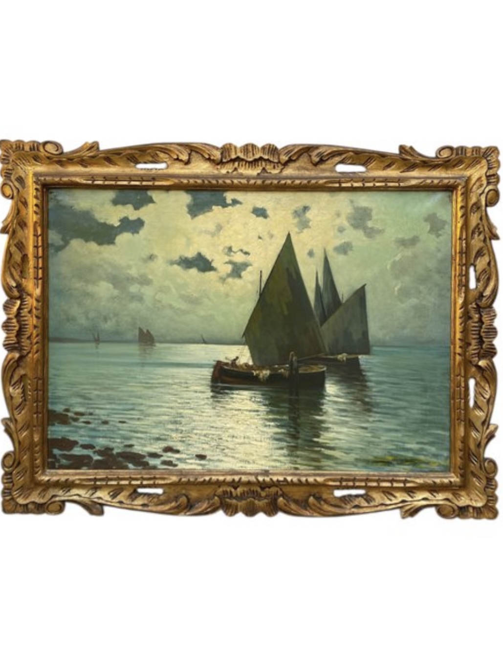 SPLENDIDO E GRANDE DIPINTO RAFFIGURANTE UNA MARINA ALL’ALBA, ESEGUITO CON LA TECNICA AD OLIO SUTELA, FIRMATO E DATATO 1929. CORNICE IN LEGNO INTAGLIATO E DORATO, COEVA.