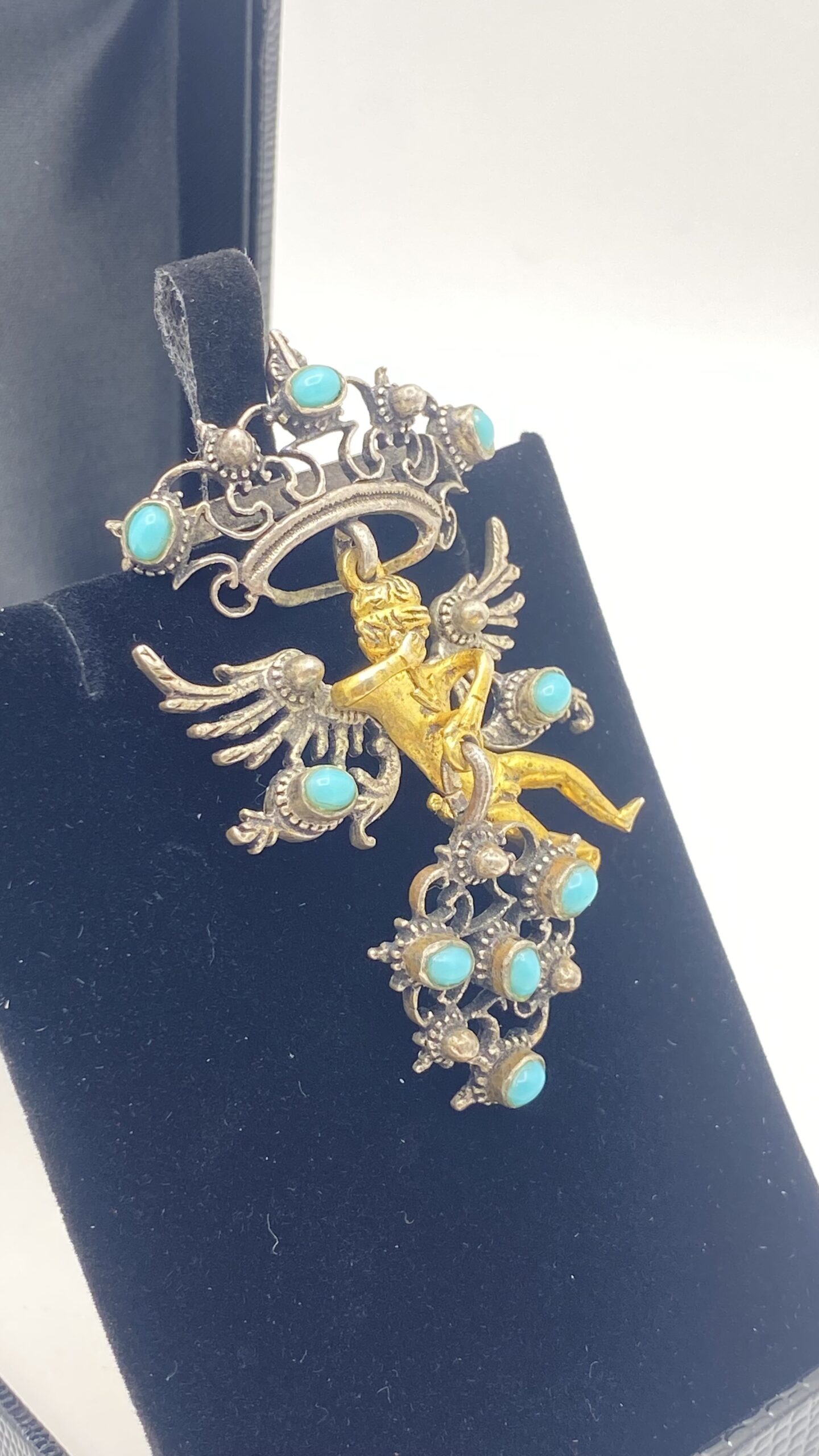 ORIGINALE SPILLA-PENDENTE IN ARGENTO, INTITOLATA “AMORINO”, OPERA DEL CELEBRE ARGENTIERE ITALIANO DI RIENZO. ITALIA, XX sec. - immagine 4